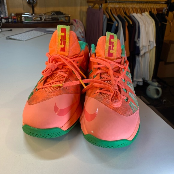 NIKE AIR MAX LEBRON 10 LOW 'WATERMELON' 579765-801
Mens size 11 - Picture 4 of 9